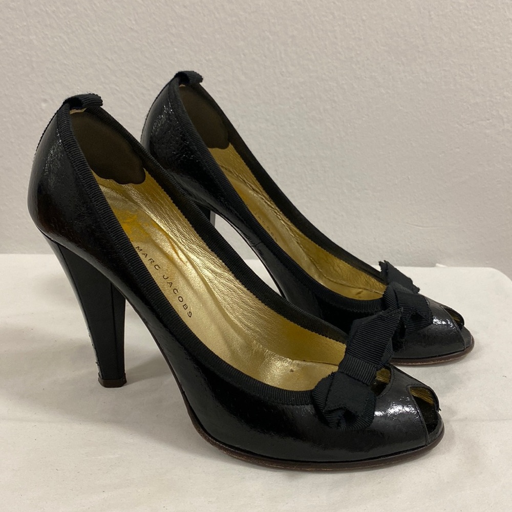 Marc by Marc Jacobs black, patent leather pumps, size 37.5 (6.5 US).